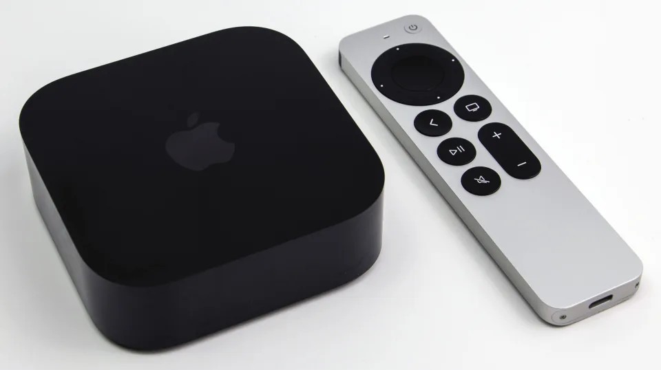 Apple TV 4K (3e generatie, 2022) met de zilveren Siri Remote